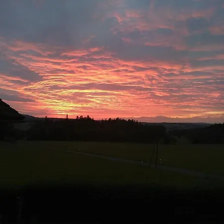 Steinwald Auslaeufer Mit Blick Auf Koesseine * Waldershof