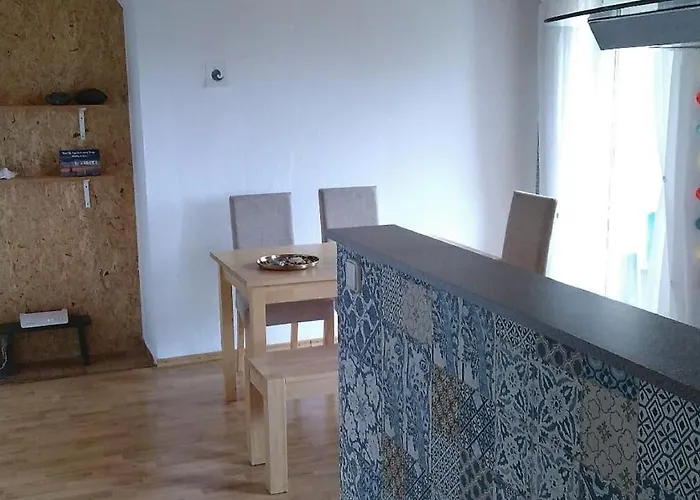 Steinwald Auslaeufer Mit Blick Auf Koesseine * Waldershof