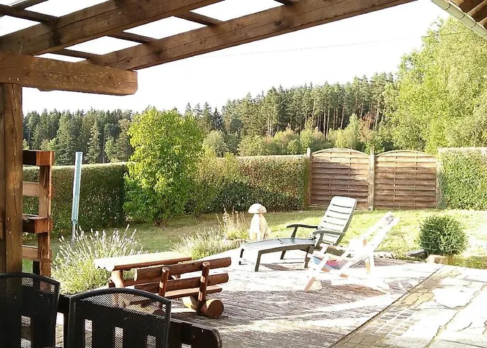 Steinwald Auslaeufer Mit Blick Auf Koesseine * Waldershof